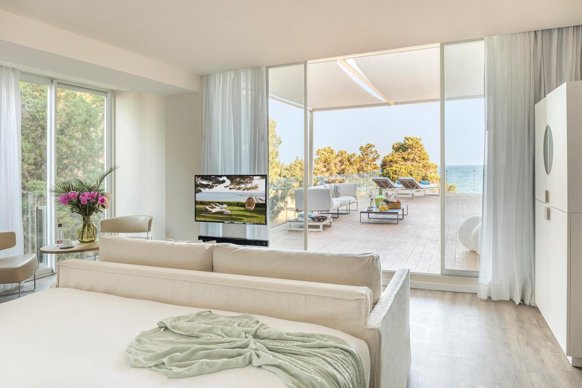 Extra ME+ Junior Suite with Hot Tub Sea View,1272475729:JPEG