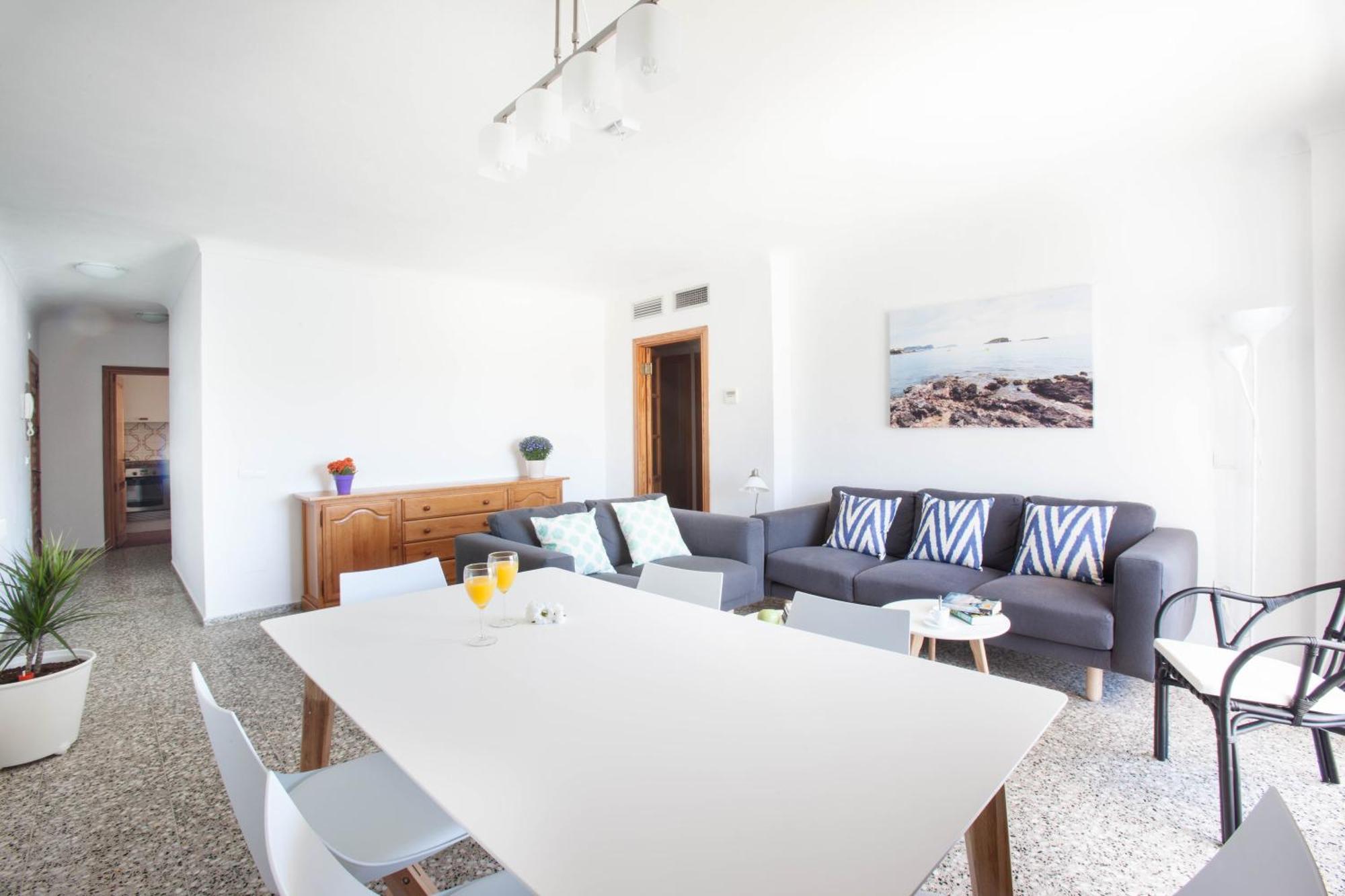 Three-Bedroom Apartment Sea View