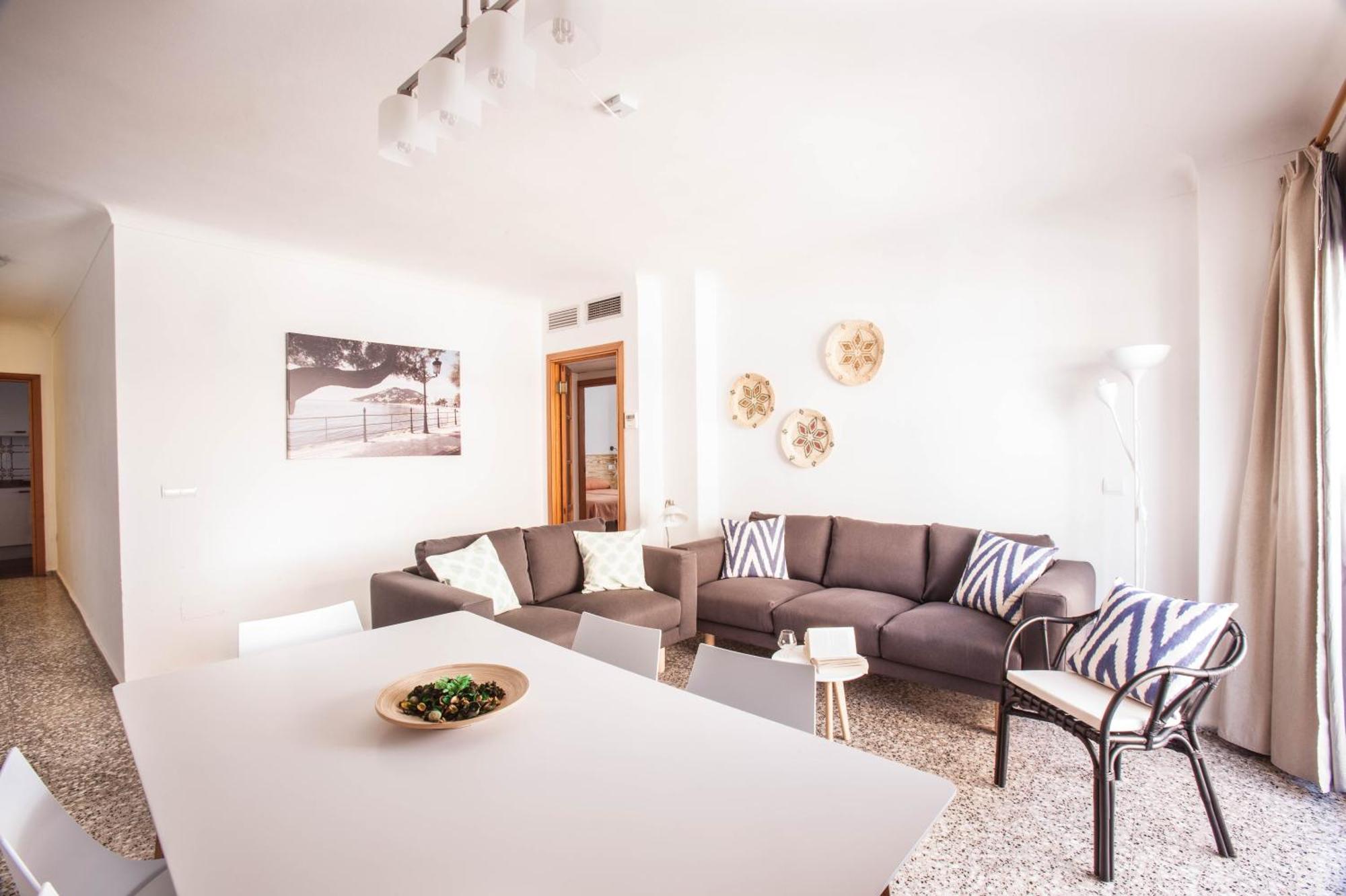 Three-Bedroom Apartment Sea View