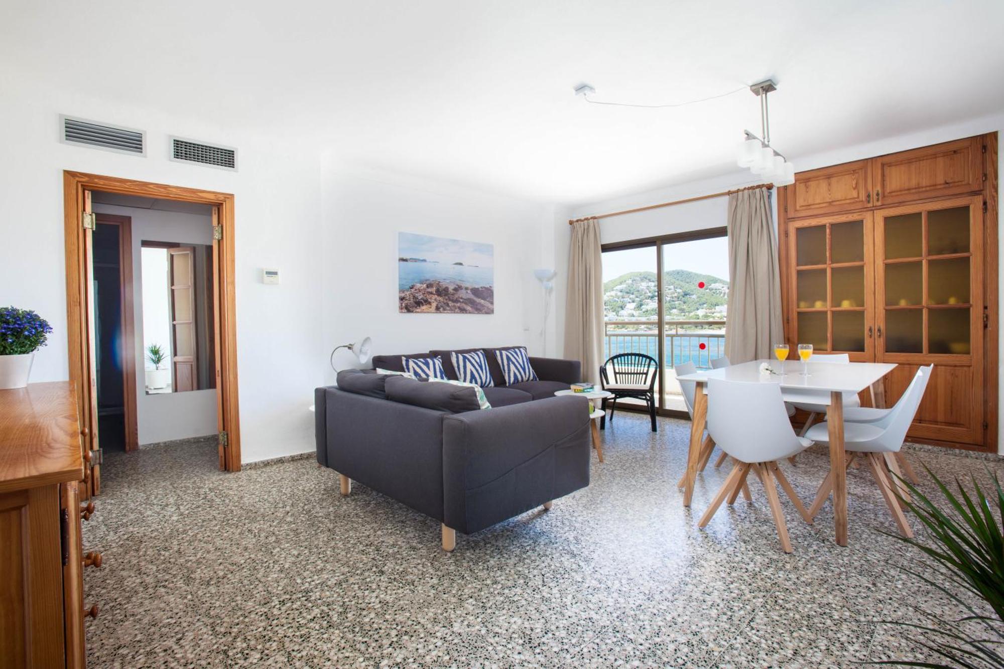 Three-Bedroom Apartment Sea View