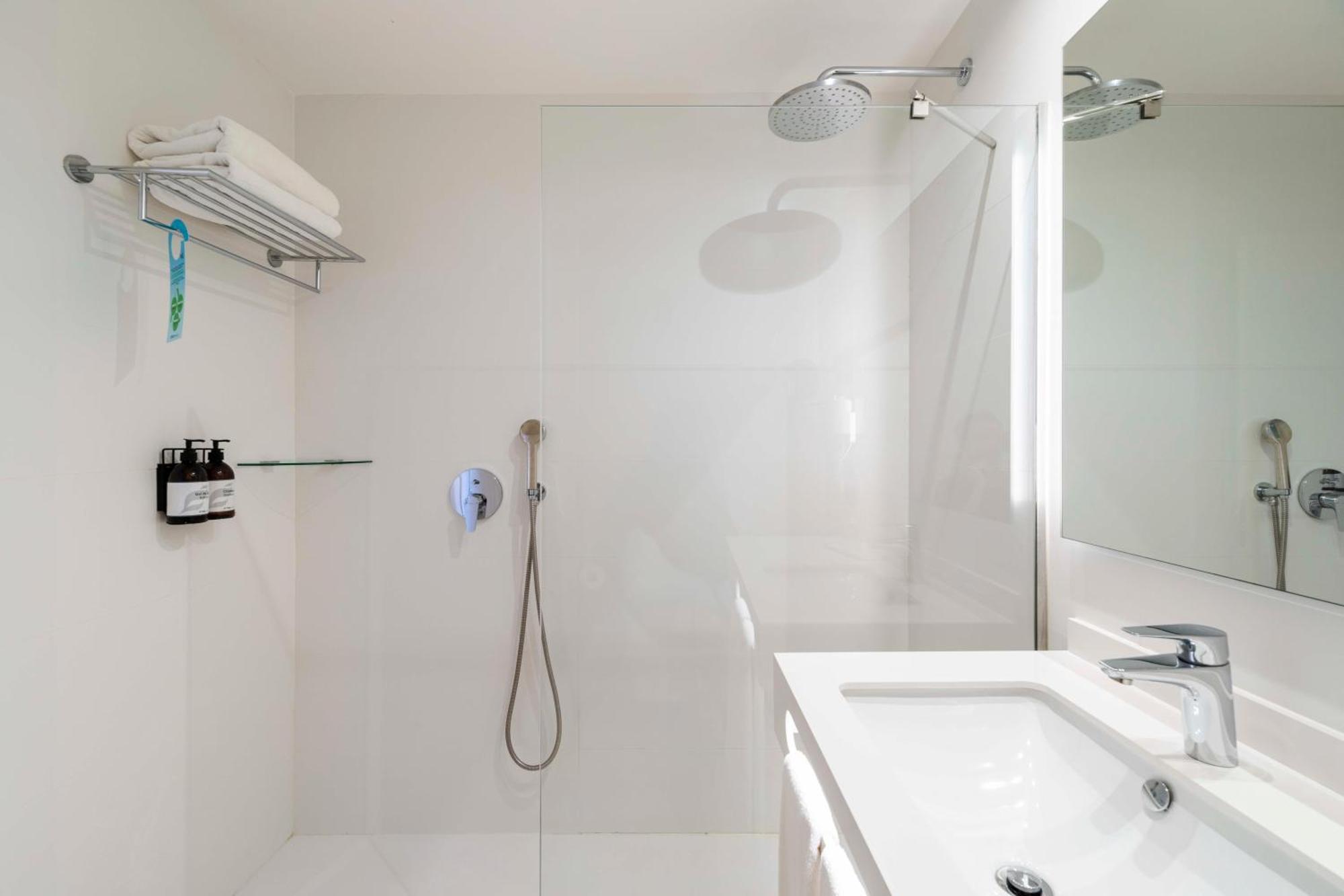 Superior Double Room (1 Adult),1528232842:JPEG