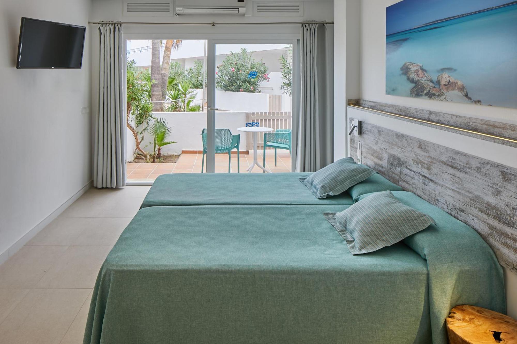 Studio Balcony or Terrace