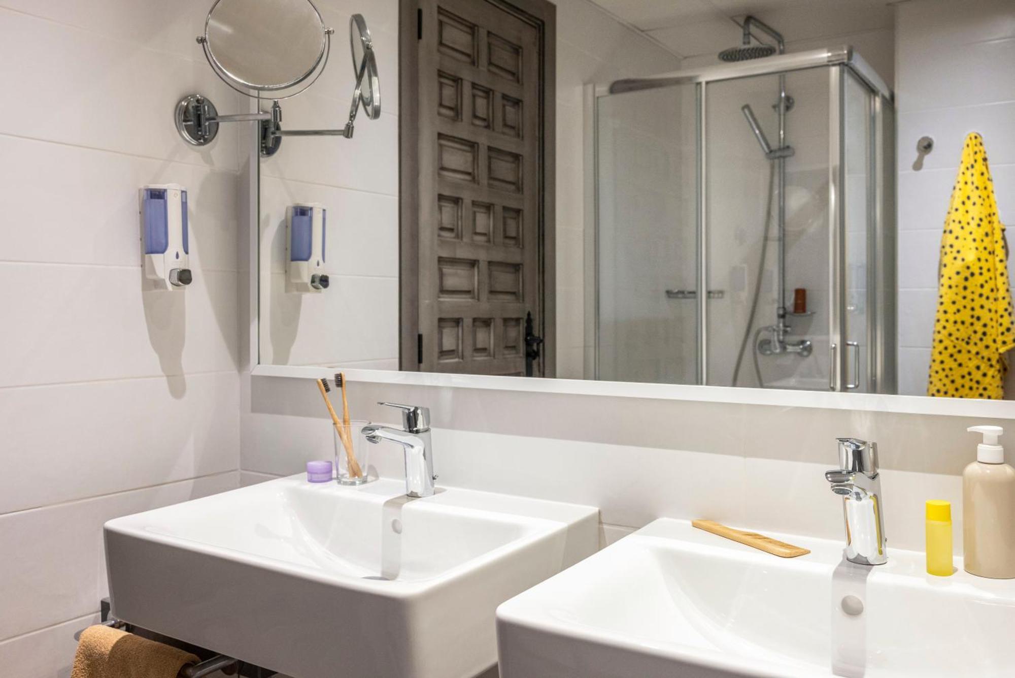 Superior Family Room (3 Adults),1540012780:JPEG