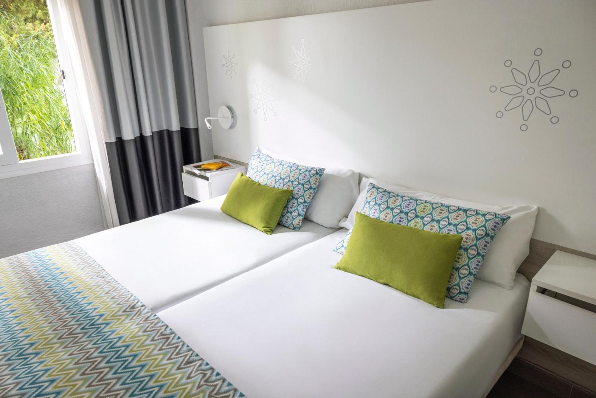 Family Double Room (2 Adults),1540031647:JPEG