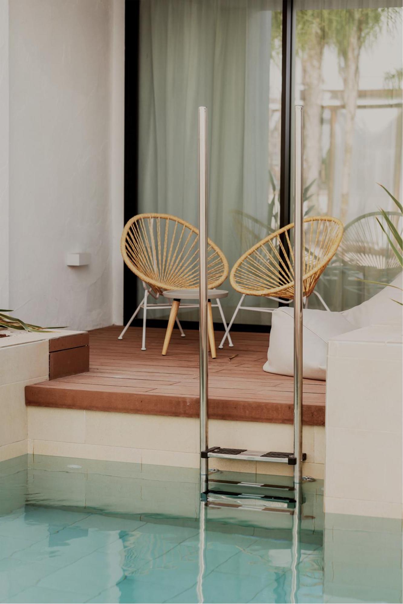 Swim Up Double Room,1586206891:JPEG