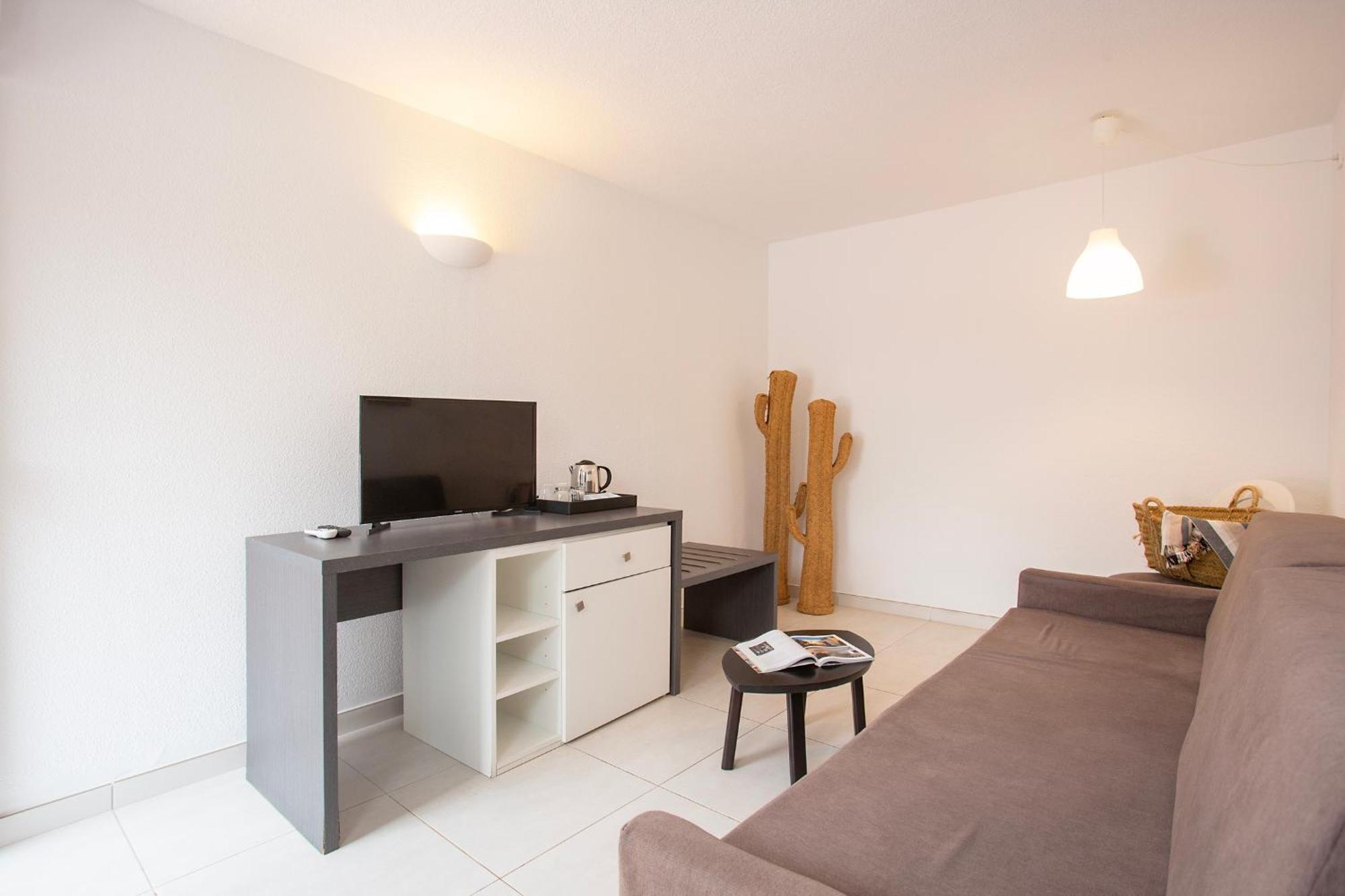 Family Room with Sea View,1622078334:JPEG