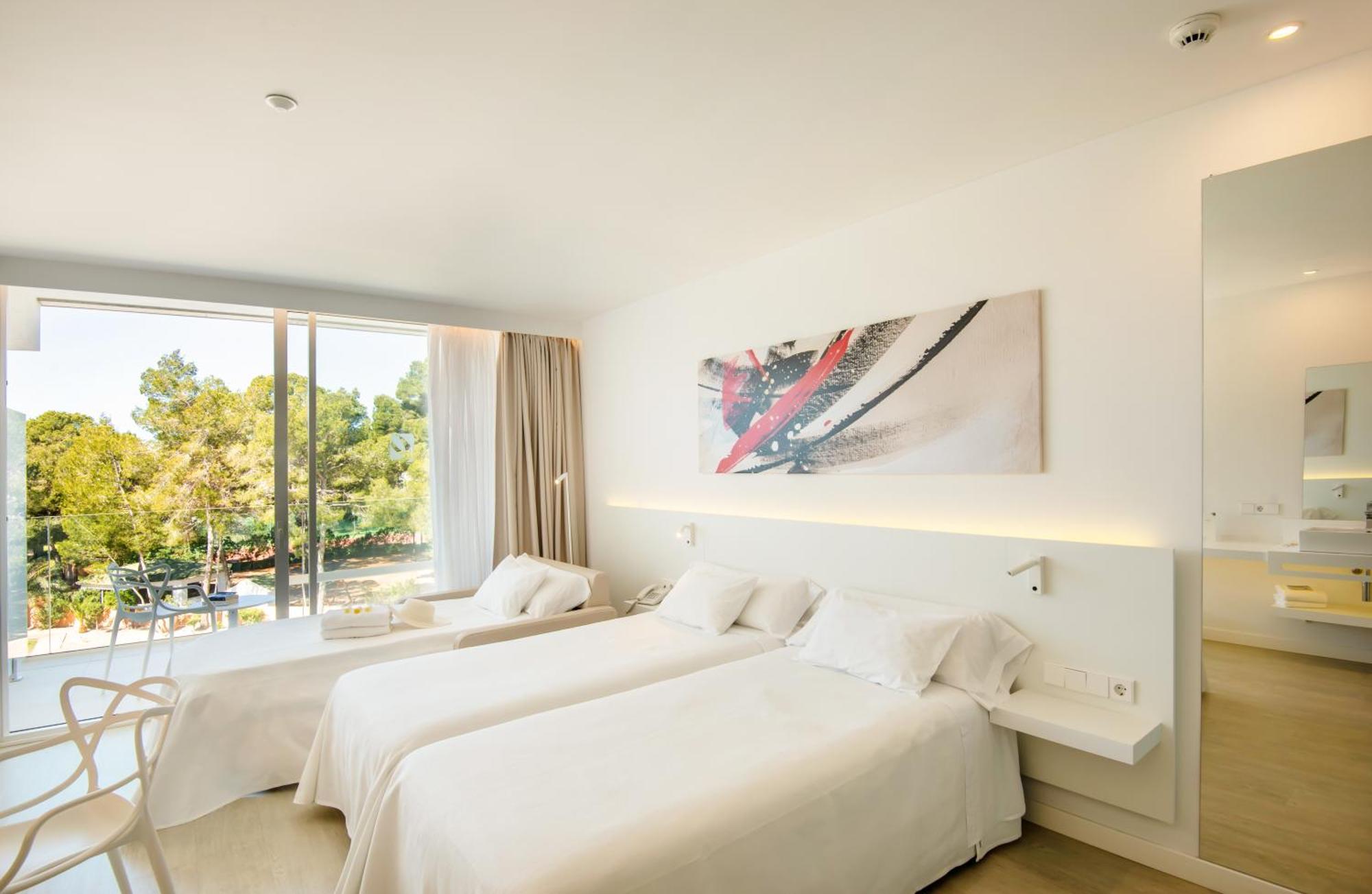Deluxe Double or Twin Room Garden View