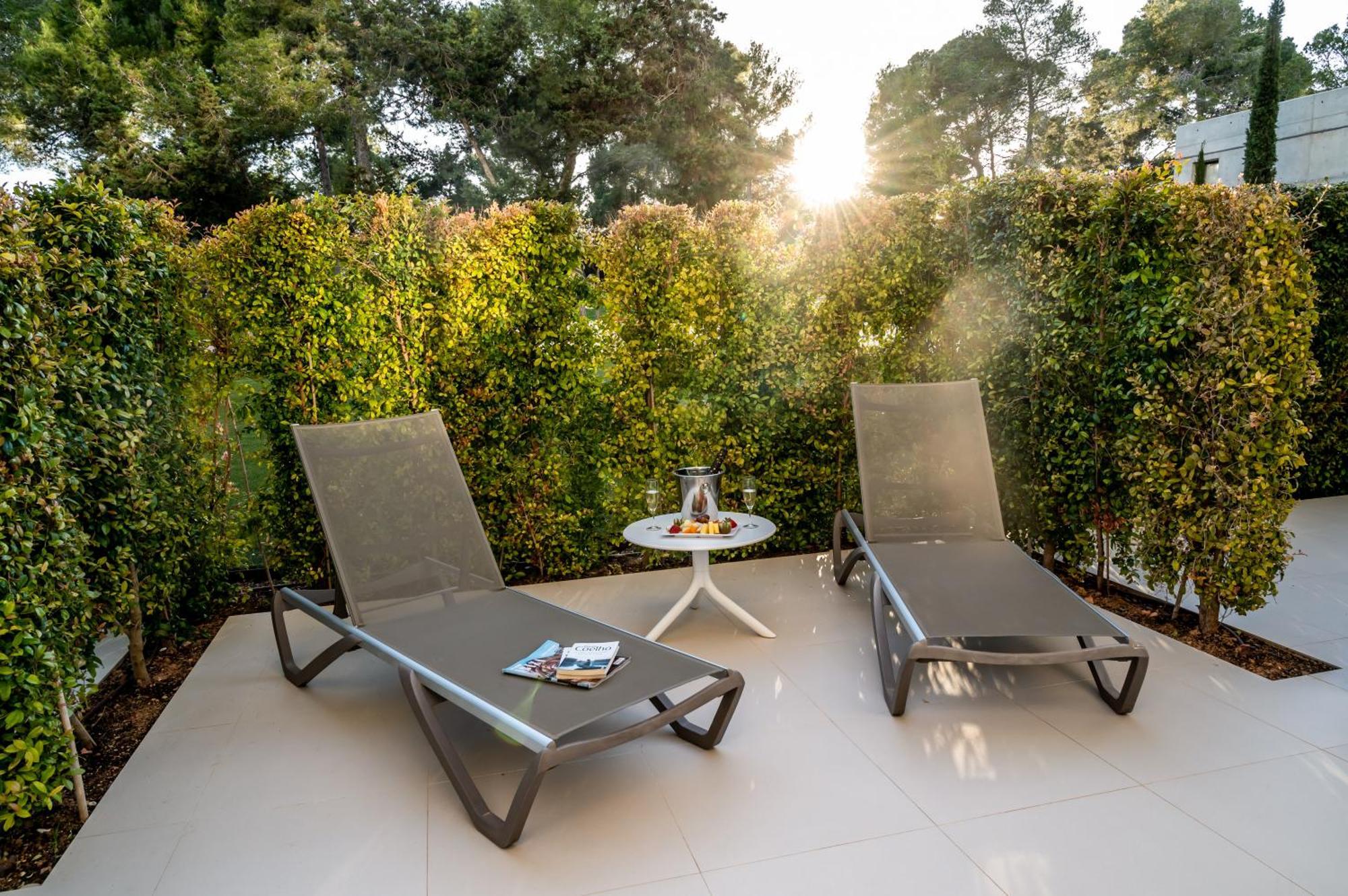 Double or Twin Room Garden Terrace