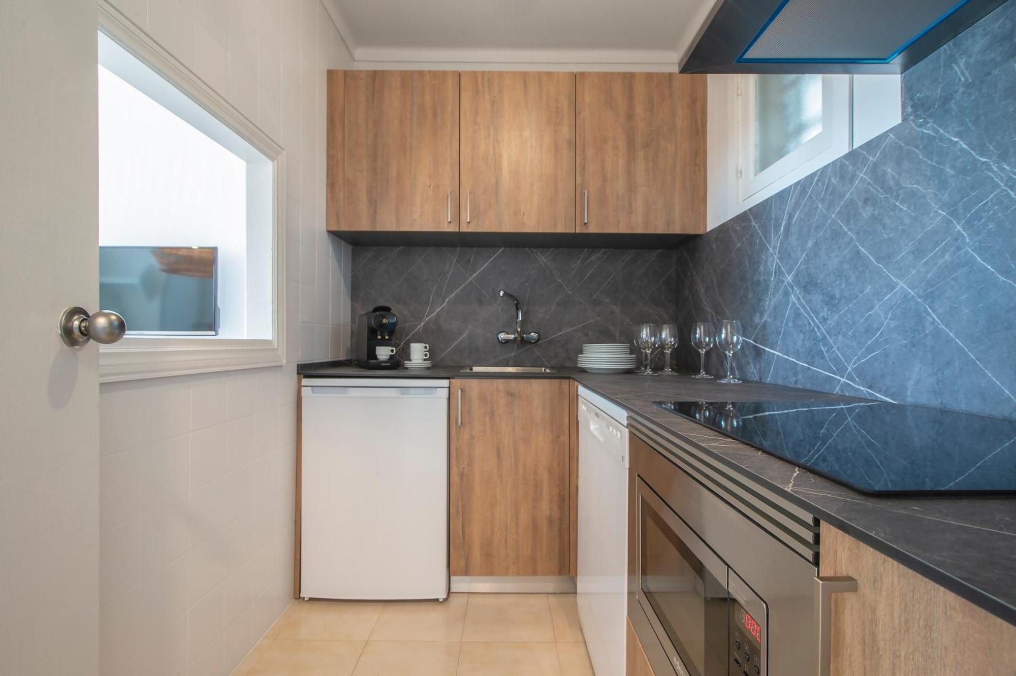 Two-Bedroom Apartment Sea View,1664657051:JPEG