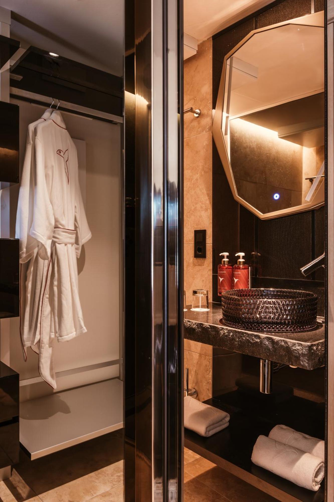Double Room - Don't Be shy - Entrance to Ushuaia Club Included,1769488503:JPEG