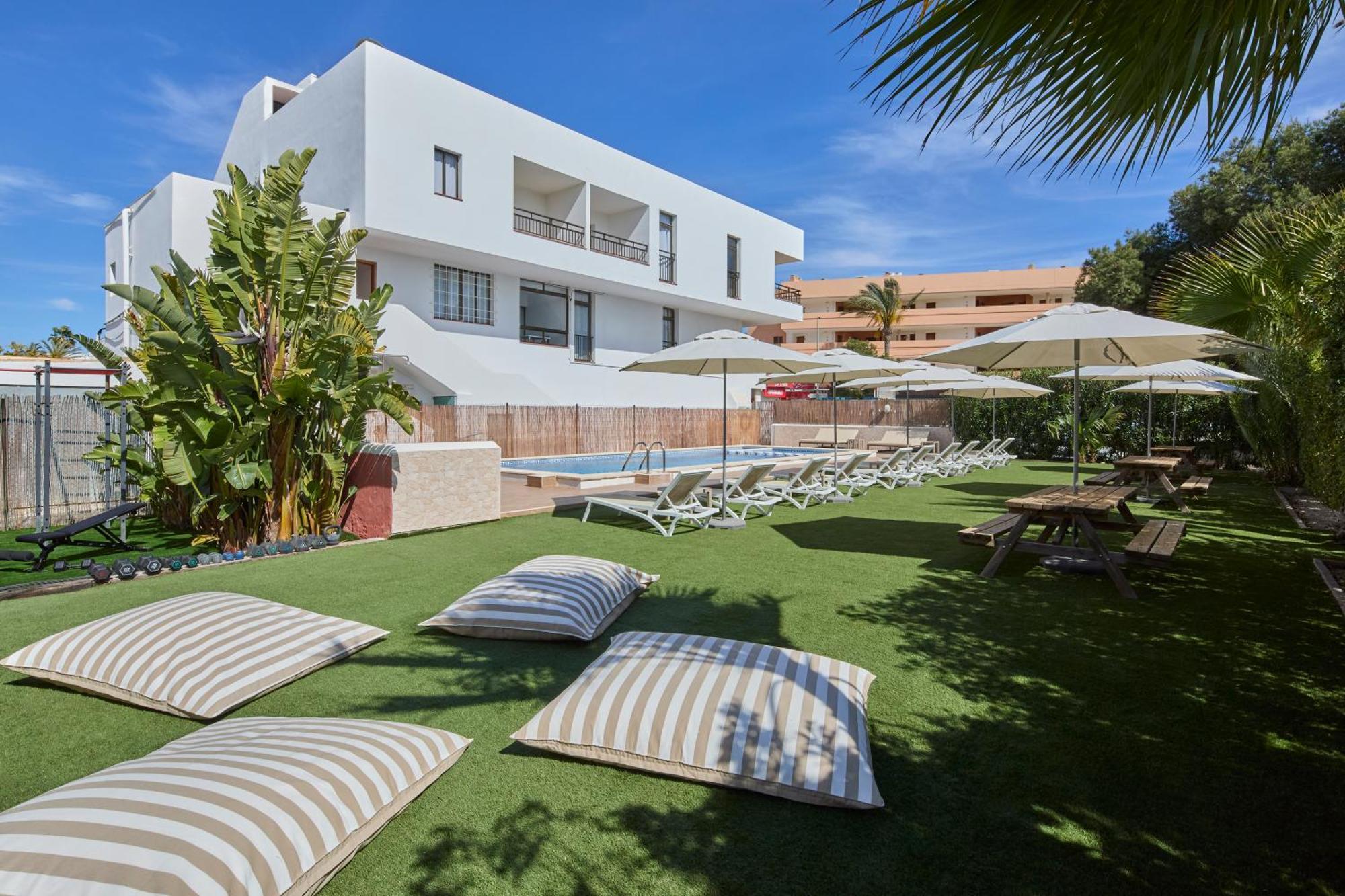 Studio,1681782392:JPEG