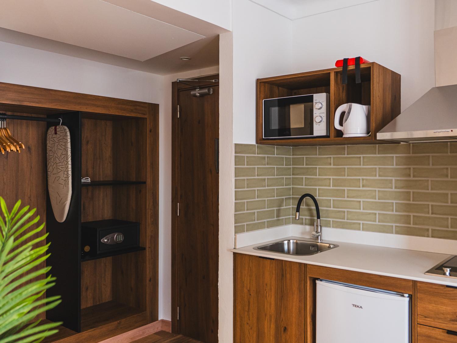 Studio,1685056830:JPEG