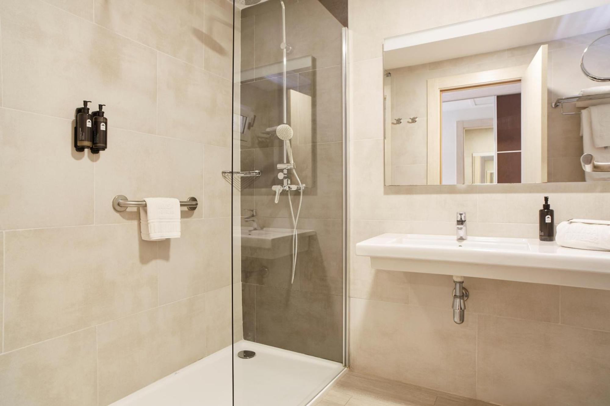 Premium Superior Room with Sea View,1695318185:JPEG