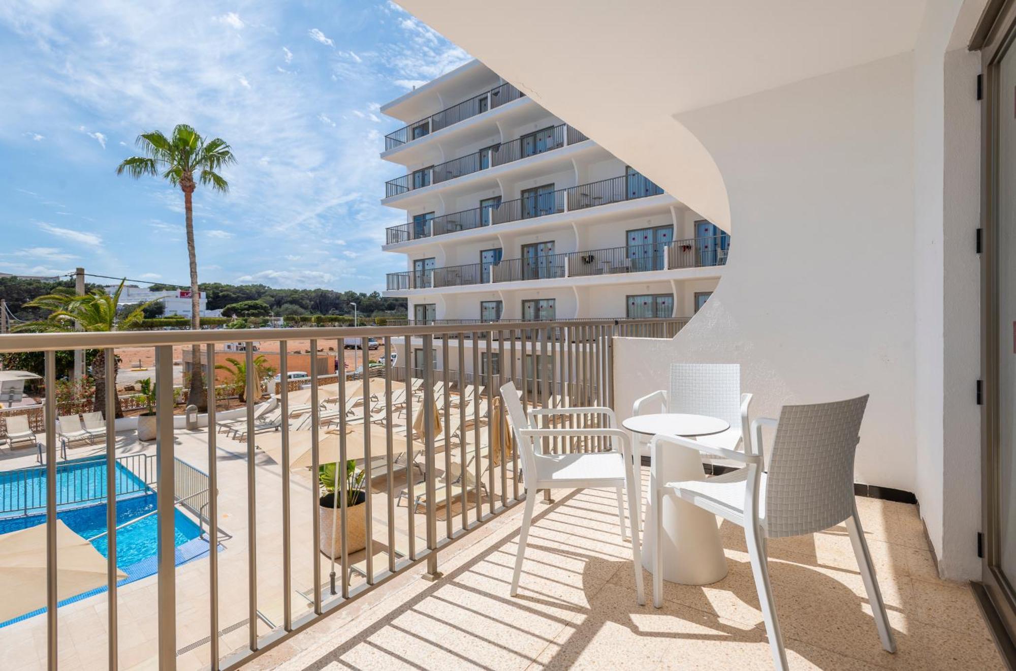 Apartment Quintuple