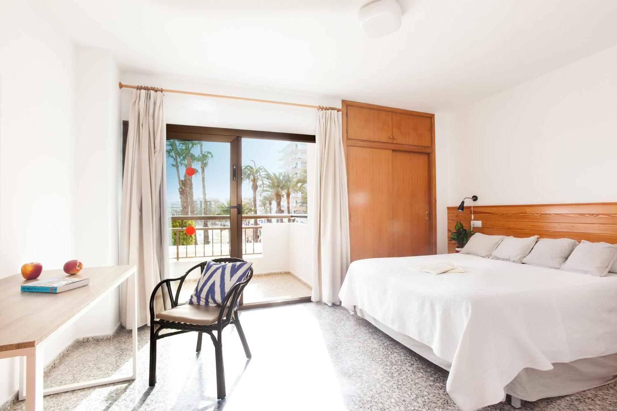 Two-Bedroom Apartment Sea View