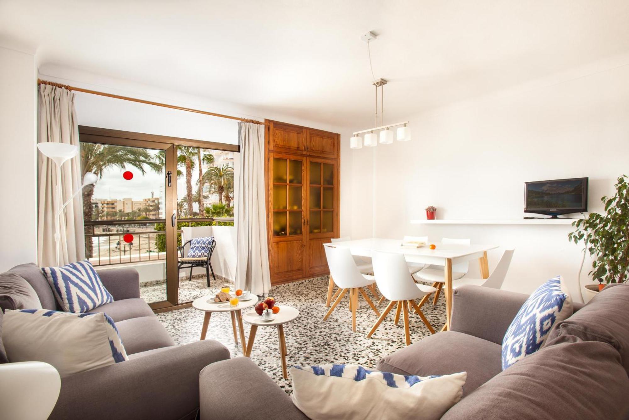 Three-Bedroom Apartment Sea View
