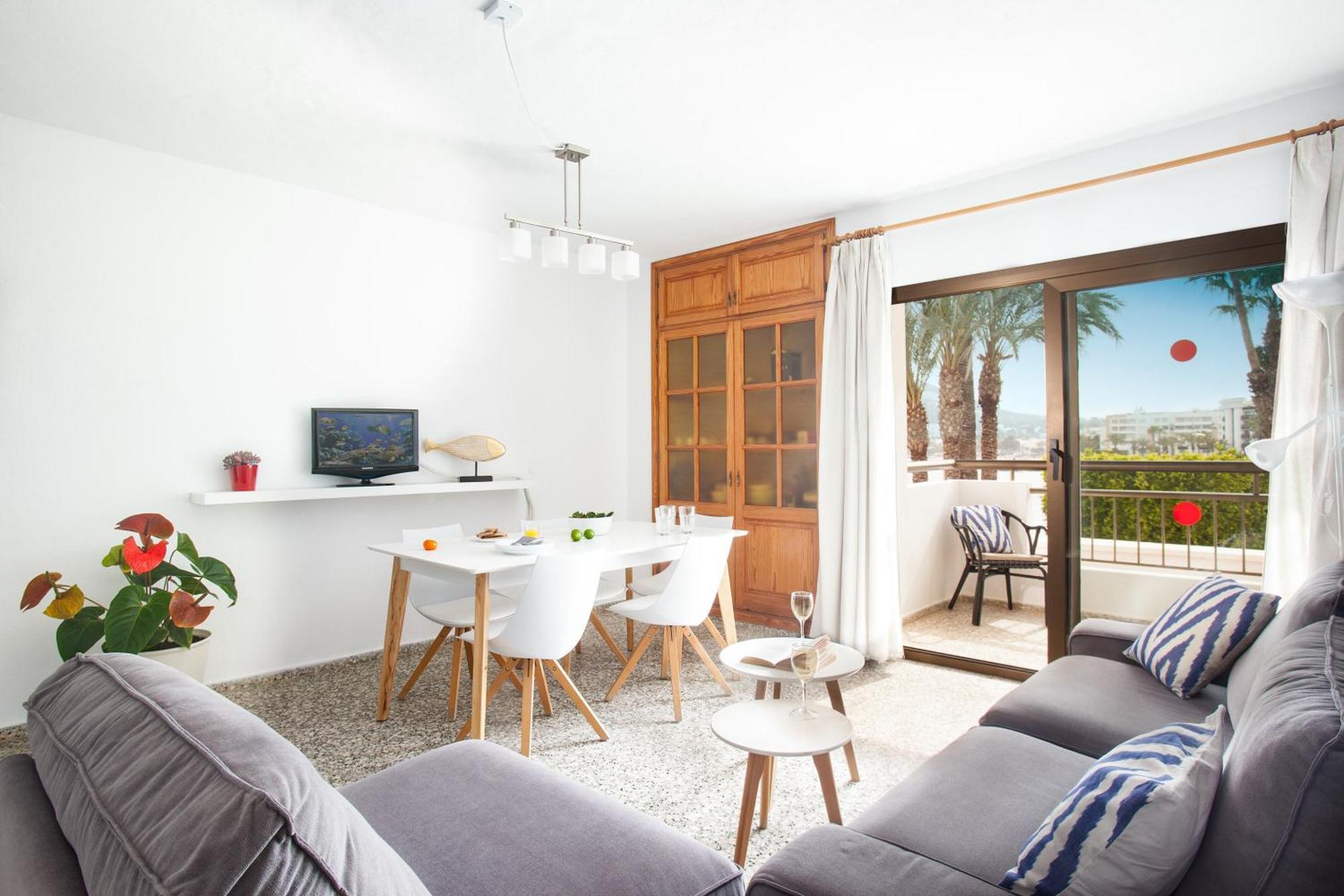 Two-Bedroom Apartment Sea View