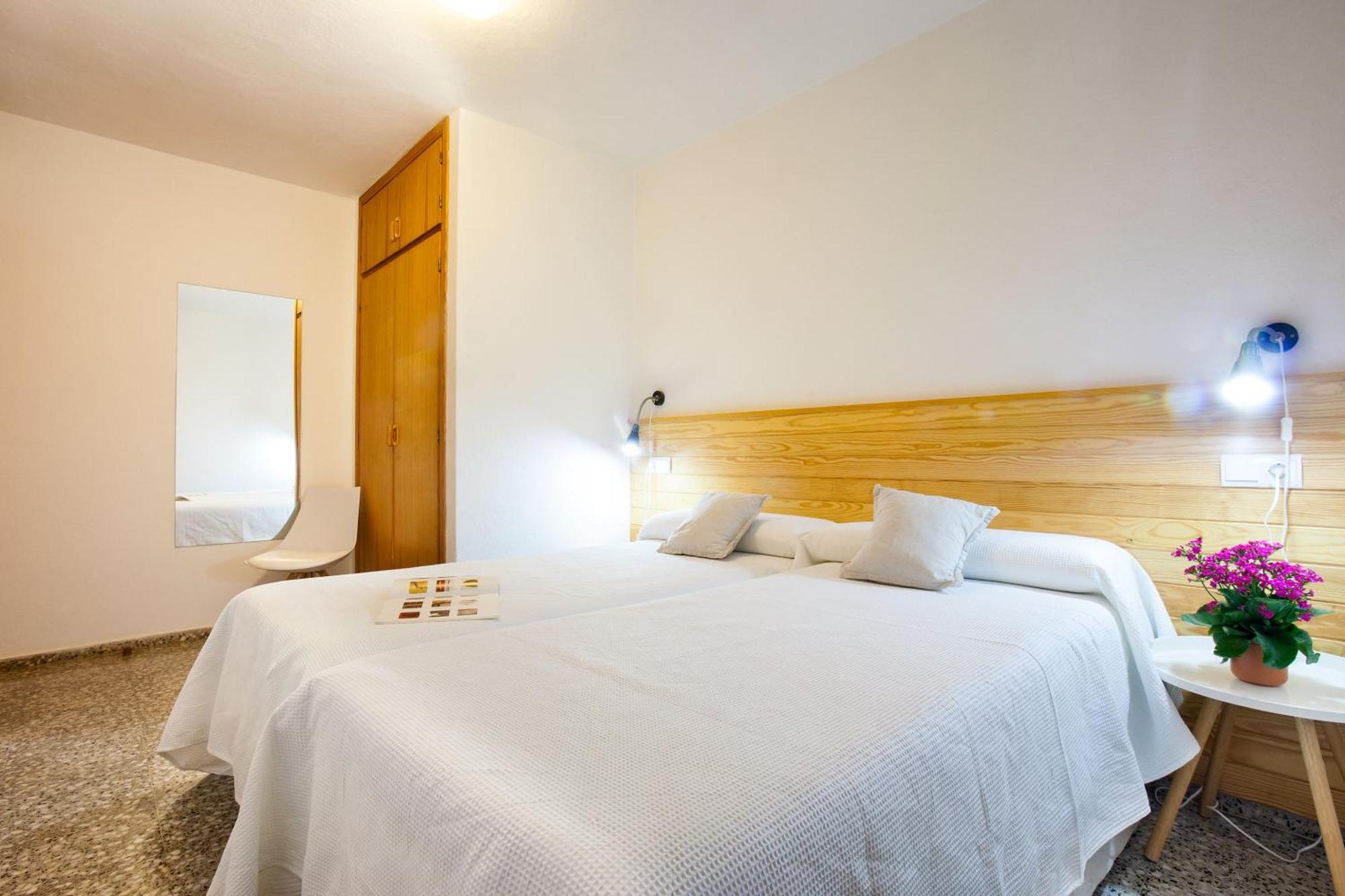 Two-Bedroom Apartment Sea View