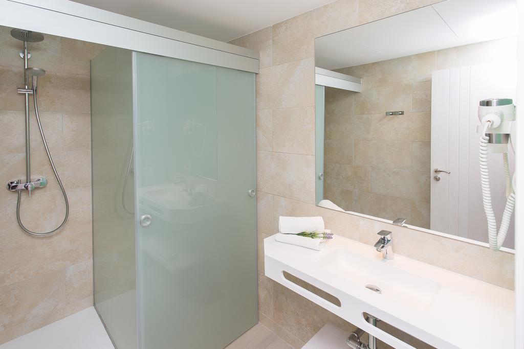One-Bedroom Apartment,686981715:JPEG