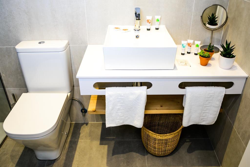 Studio with Sea View,1279758943:JPEG