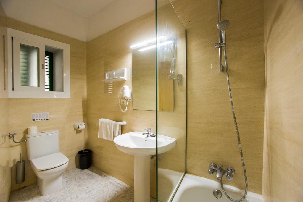 Quadruple Room with Balcony,701641147:JPEG