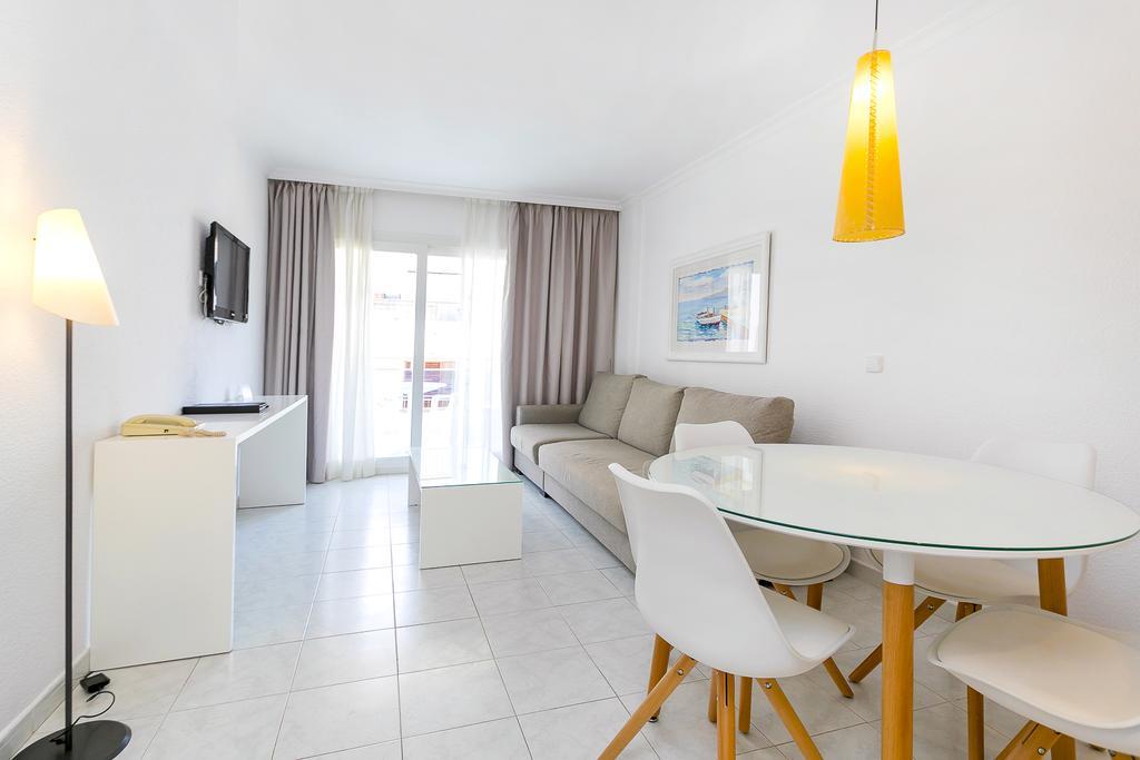 Classic Family Apartment (4 Adults),1207536472:JPEG