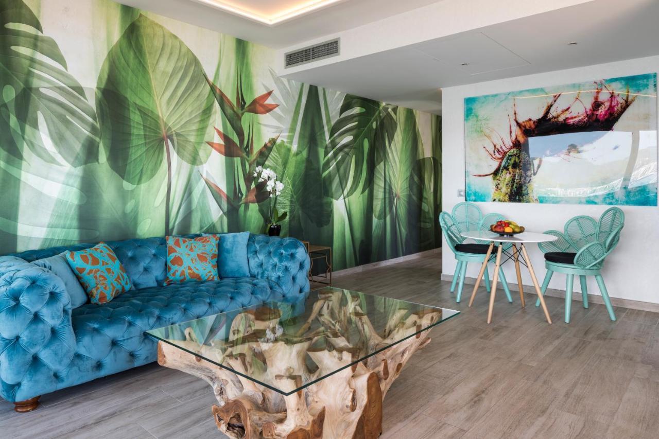 Deluxe Suite with Sea View,736139374:JPEG