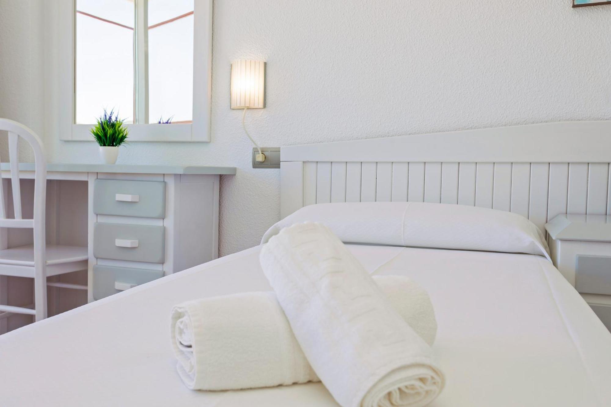 Twin Room with Terrace,790249026:JPEG