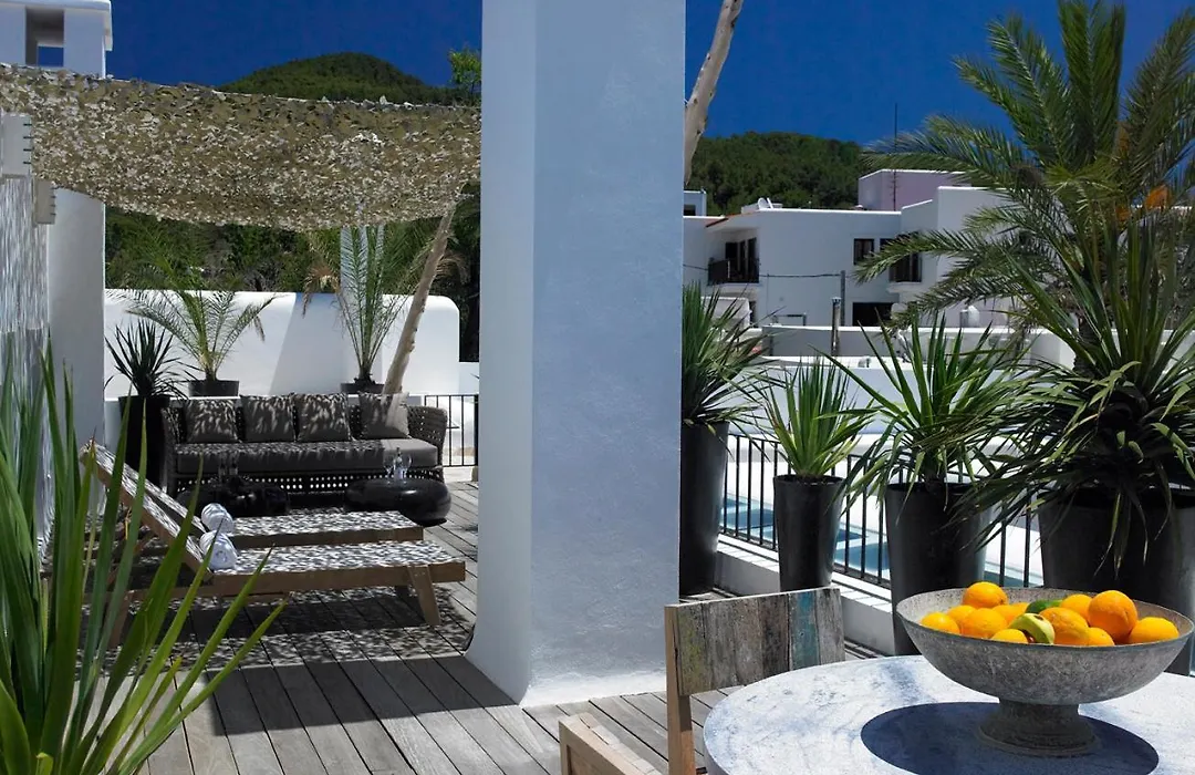 The Giri Residence-1