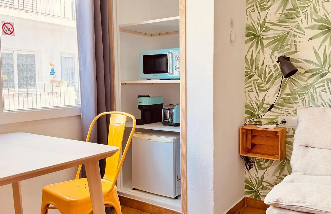 Nanit Rooms Ibiza Hostal-1