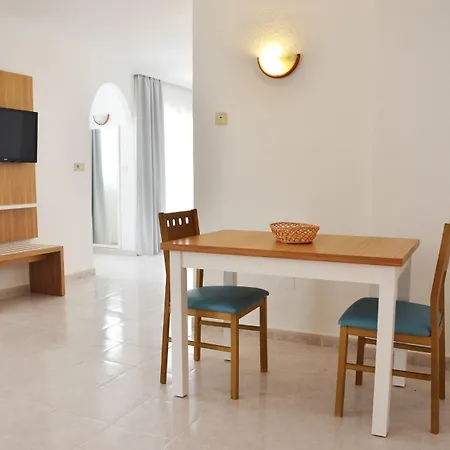 Hotel Apartamentos Vibra San Marino-3