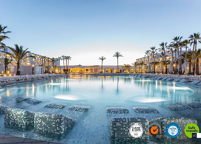Best 8 Spa Hotels in Playa d'en Bossa for a Relaxing Getaway