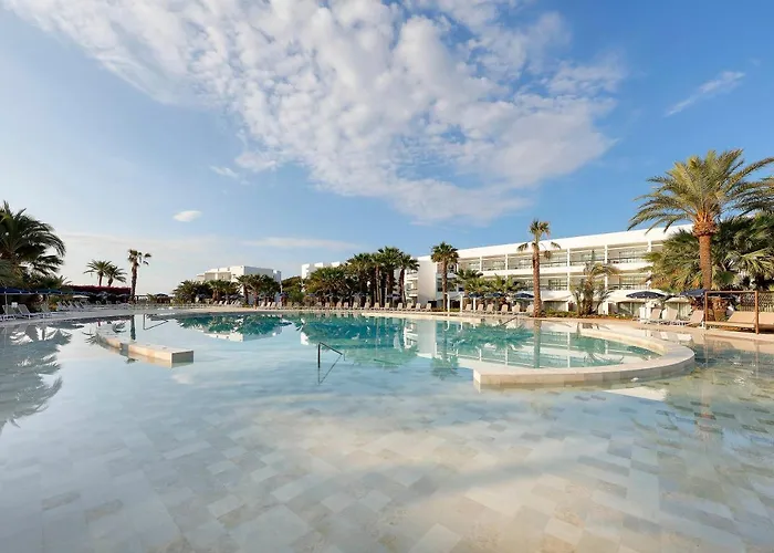 Playa d'en Bossa Hotels for Romantic Getaway
