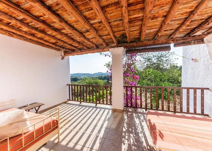 Villa con Piscina-zona muy tranquila - privacidad - sin turismo masivo