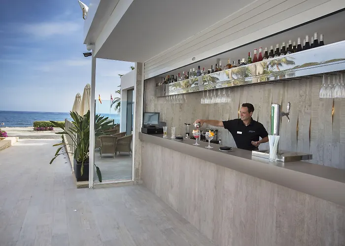 Hotel Catalonia Royal Ses Estaques-Adults Only à Santa Eulària des Riu